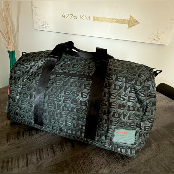 Diesel Men's Black and Olive Duffel Bag - Picture 5 of 6